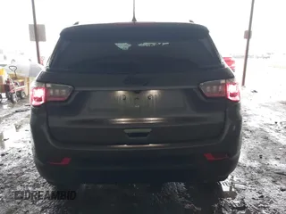 2021 Jeep Compass 80th Anniversary z VIN 3C4NJCEB6MT577171, wystawiony jako IAAI lot #42189493 z przebiegiem 42 531 mil mil oraz . Historia ofert i sprzedaży dostępna na DreamBid. Obrazek 17.