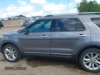 2014 Ford Explorer XLT z VIN 1FM5K7D86EGA01396, wystawiony jako IAAI lot #42123769 z przebiegiem 159 559 mil mil oraz . Historia ofert i sprzedaży dostępna na DreamBid. Obrazek 14.