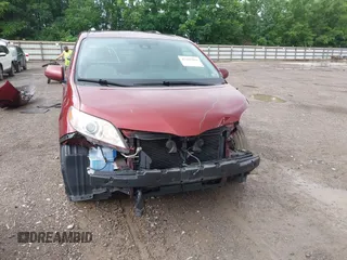 2018 Toyota Sienna LE Auto Access Seat с VIN 5TDKZ3DCXJS958114, выставлен на аукционе IAAI как лот 42429204 с пробегом 165 140 миль миль и . История ставок и продаж доступна на DreamBid. Изображение 6.