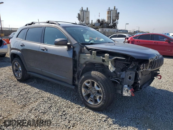 2019 Jeep Cherokee Trailhawk Elite z VIN 1C4PJMBN0KD427007, wystawiony jako Copart lot #57429735 z przebiegiem 54 070 mil mil oraz Szkoda całkowita • Salvage title. Historia ofert i sprzedaży dostępna na DreamBid. Obrazek 4.
