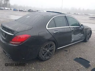2019 Mercedes-Benz C 300 с VIN 55SWF8DB5KU307749, выставлен на аукционе IAAI как лот 42198723 с пробегом 93 370 миль миль и . История ставок и продаж доступна на DreamBid. Изображение 4.