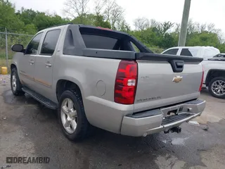 2007 Chevrolet Avalanche LTZ with VIN 3GNEC12J67G134064, listed as a IAAI auction lot 42029811 with 1 mi miles. Bid and sale history available at carsss.com. Image 3.