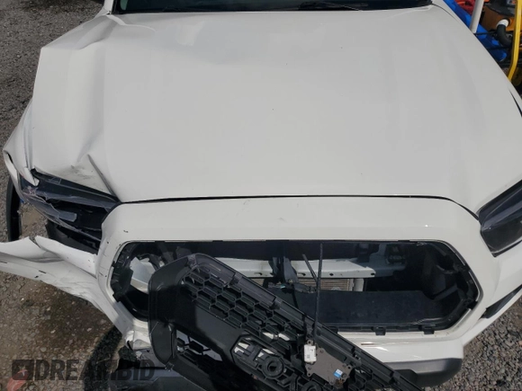 2020 Toyota Tacoma SR with VIN 3TYSZ5AN5LT006078, listed as a Copart auction lot 61758015 with 46,519 mi miles and Salvage title. Bid and sale history available at DreamBid. Image 11.