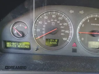 2004 Volvo V70 with VIN YV1SW59V642361434, listed as a IAAI auction lot 40801585 with 119,419 mi miles. Bid and sale history available at carsss.com. Image 15.
