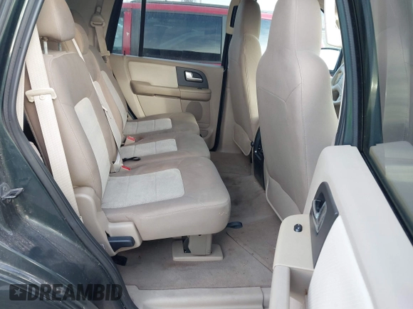 2004 Ford Expedition Special Service with VIN 1FMPU16L94LB32877, listed as a IAAI auction lot 41138422 with 181,962 mi miles. Bid and sale history available at carsss.com. Image 8.