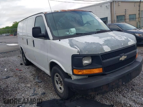 2007 Chevrolet Express Cargo z VIN 1GCFG15X271156787, wystawiony jako IAAI lot #41980610 z przebiegiem 266 250 mil mil oraz . Historia ofert i sprzedaży dostępna na DreamBid. Obrazek 1.