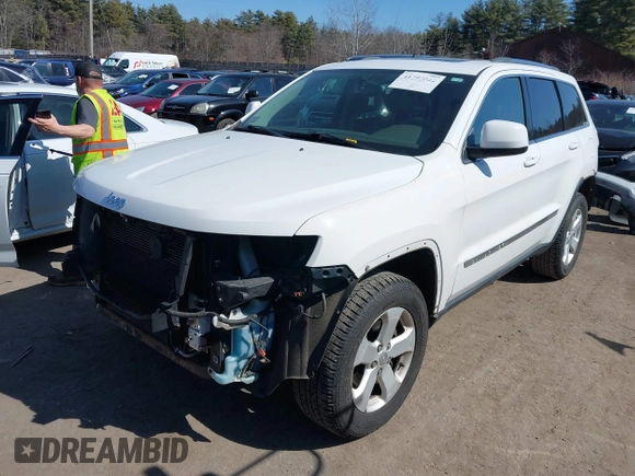 2013 Jeep Grand Cherokee Laredo with VIN 1C4RJFAG5DC615103, listed as a IAAI auction lot 41797862 with 117,450 mi miles. Bid and sale history available at carsss.com. Image 2.