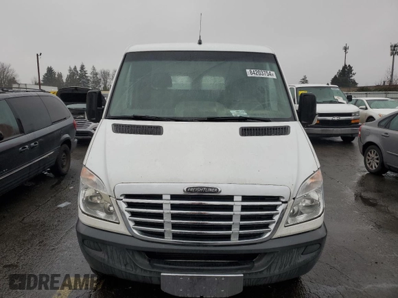 2008 Freightliner Sprinter with VIN WDYPE745285235520, listed as a Copart auction lot 84203754 with 252,502 mi miles and Salvage Title. Bid and sale history available at DreamBid. Image 5.