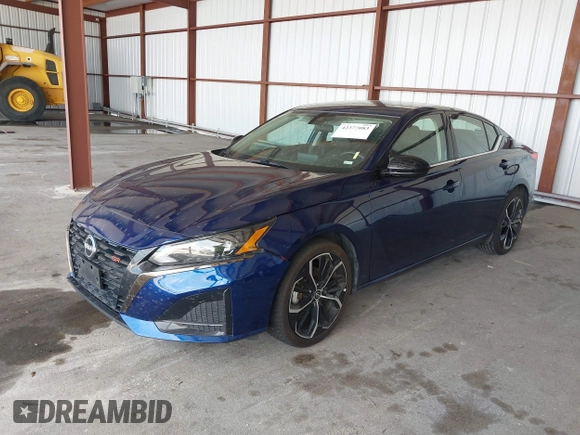 2023 Nissan Altima SR z VIN 1N4BL4CV3PN367086, wystawiony jako IAAI lot #42377083 z przebiegiem 52 417 mil mil oraz . Historia ofert i sprzedaży dostępna na DreamBid. Obrazek 17.