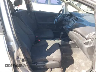 2013 Honda Fit Sport с VIN JHMGE8H6XDC022677, выставлен на аукционе IAAI как лот 41799038 с пробегом Не указан миль и . История ставок и продаж доступна на DreamBid. Изображение 5.