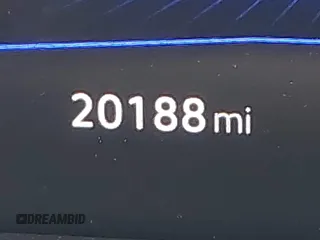 2023 Volkswagen Jetta SE z VIN 3VW7M7BU1PM039129, wystawiony jako IAAI lot #41905547 z przebiegiem 20 188 mil mil oraz . Historia ofert i sprzedaży dostępna na DreamBid. Obrazek 16.