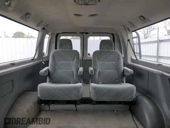 2014 Ford Econoline Passenger XL z VIN 1FBSS3BL1EDB03623, wystawiony jako Copart lot #48432945 z przebiegiem 148 837 mil mil oraz Szkody całkowita. Historia ofert i sprzedaży dostępna na DreamBid. Obrazek 10.
