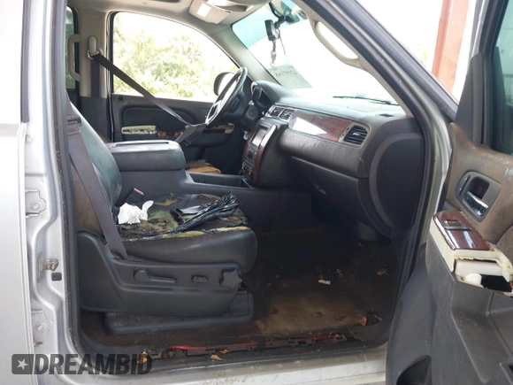 2013 Chevrolet Suburban LT with VIN 1GNSCJE03DR105672, listed as a IAAI auction lot 42197168 with 192,860 mi miles and . Bid and sale history available at DreamBid. Image 5.