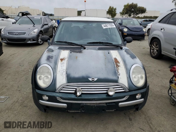2003 MINI Hardtop с VIN WMWRC33493TE14900, выставлен на аукционе Copart как лот 44817555 с пробегом 105 103 миль миль и Списание • Salvage title. История ставок и продаж доступна на DreamBid. Изображение 5.