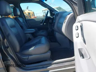 2002 Ford Escape XLT Choice с VIN 1FMYU03132KB02925, выставлен на аукционе IAAI как лот 42686731 с пробегом 171 171 миль миль и . История ставок и продаж доступна на DreamBid. Изображение 5.