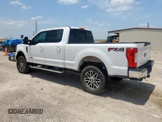 2017 Ford F-250 Lariat with VIN 1FT7W2BT2HEB68950, listed as a Copart auction lot 60847995 with 217,292 mi miles and Clean title. Bid and sale history available at DreamBid. Image 2.