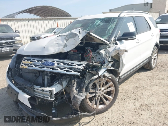 2018 Ford Explorer XLT z VIN 1FM5K7D80JGC69581, wystawiony jako IAAI lot #42310703 z przebiegiem 41 350 mil mil oraz . Historia ofert i sprzedaży dostępna na DreamBid. Obrazek 19.