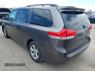 2011 Toyota Sienna LE AAS with VIN 5TDKK3DC8BS073125, listed as a IAAI auction lot 42018649 with 199,595 mi miles. Bid and sale history available at carsss.com. Image 3.