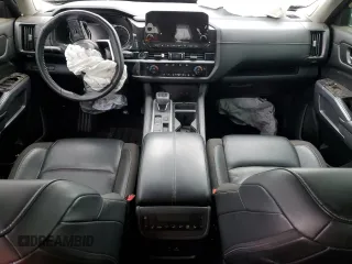 2023 Nissan Pathfinder SL z VIN 5N1DR3CBXPC204458, wystawiony jako Copart lot #55471615 z przebiegiem Nie podano mil oraz Szkody całkowita. Historia ofert i sprzedaży dostępna na DreamBid. Obrazek 8.