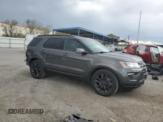 2018 Ford Explorer XLT z VIN 1FM5K7DH8JGA42798, wystawiony jako Copart lot #59027985 z przebiegiem 92 088 mil mil oraz Szkoda całkowita • Salvage title. Historia ofert i sprzedaży dostępna na DreamBid. Obrazek 4.