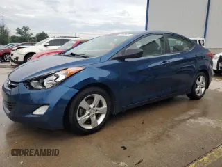 2013 Hyundai Elantra GLS z VIN KMHDH4AE1DU958327, wystawiony jako Copart lot #59390255 z przebiegiem 132 784 mil mil oraz Szkoda całkowita • Salvage title. Historia ofert i sprzedaży dostępna na DreamBid. Obrazek 1.