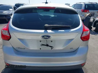 2014 Ford Focus SE z VIN 1FADP3K28EL254693, wystawiony jako IAAI lot #42280155 z przebiegiem 126 250 mil mil oraz . Historia ofert i sprzedaży dostępna na DreamBid. Obrazek 16.