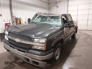 2003 Chevrolet Silverado 1500HD LS z VIN 1GCGK13U93F171585, wystawiony jako IAAI lot #41990852 z przebiegiem 242 327 mil mil oraz . Historia ofert i sprzedaży dostępna na DreamBid. Obrazek 6.