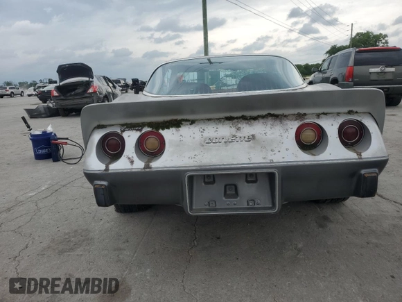 1978 Chevrolet Corvette z VIN 1Z87L8S414756, wystawiony jako Copart lot #57885225 z przebiegiem 32 203 mil mil oraz Czysty tytuł • Clean title. Historia ofert i sprzedaży dostępna na DreamBid. Obrazek 6.