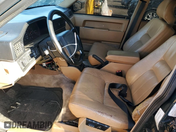 1992 Volvo 960 with VIN YV1KW9510N0005570, listed as a Copart auction lot 70897964 with 254,533 mi miles and Salvage title. Bid and sale history available at DreamBid. Image 7.