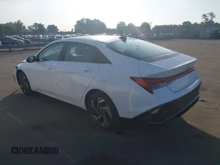 2025 Hyundai Elantra Limited z VIN KMHLP4DG5SU891076, wystawiony jako IAAI lot #42488943 z przebiegiem 9 299 mil mil oraz . Historia ofert i sprzedaży dostępna na DreamBid. Obrazek 14.