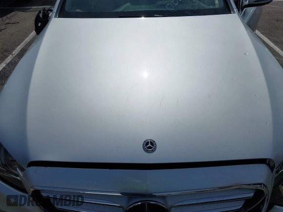 2018 Mercedes-Benz E 300 with VIN WDDZF4JB4JA427194, listed as a IAAI auction lot 42610082 with Not provided miles and . Bid and sale history available at DreamBid. Image 10.