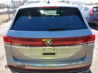 2024 Volkswagen Atlas SE with VIN 1V2JR2CA2RC518633, listed as a IAAI auction lot 41773560 with 22,386 mi miles and . Bid and sale history available at DreamBid. Image 16.