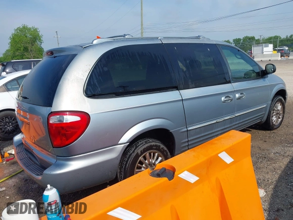 2003 Chrysler Town & Country Limited with VIN 2C8GP64L23R202901, listed as a IAAI auction lot 42078656 with 255,974 mi miles. Bid and sale history available at carsss.com. Image 4.