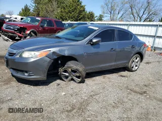 2013 Acura ILX Tech Pkg with VIN 19VDE1F79DE019388, listed as a Copart auction lot 51275395 with 140,474 mi miles and Salvage Title. Bid and sale history available at carsss.com. Image 1.