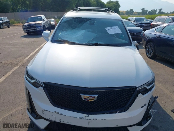 2020 Cadillac XT6 AWD Sport with VIN 1GYKPGRS5LZ115883, listed as a IAAI auction lot 39995097 with 68,589 mi miles. Bid and sale history available at carsss.com. Image 12.