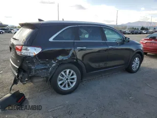 2017 Kia Sorento LX z VIN 5XYPG4A31HG240884, wystawiony jako Copart lot #52142315 z przebiegiem 88 556 mil mil oraz Szkoda całkowita • Salvage title. Historia ofert i sprzedaży dostępna na DreamBid. Obrazek 3.