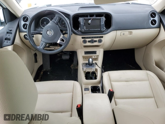 2017 Volkswagen Tiguan Wolfsburg Edition z VIN WVGRV7AX6HW506983, wystawiony jako Copart lot #88631575 z przebiegiem Nie podano mil oraz Szkoda całkowita • Salvage title. Historia ofert i sprzedaży dostępna na DreamBid. Obrazek 8.