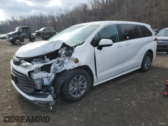 2024 Toyota Sienna LE with VIN 5TDKRKEC3RS209966, listed as a Copart auction lot 88876275 with 8,389 mi miles and Salvage Title. Bid and sale history available at carsss.com. Image 1.