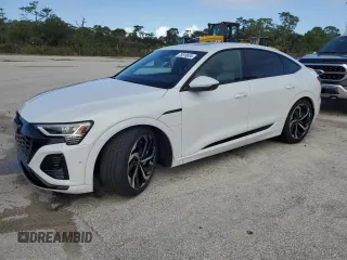 2024 Audi Q8 e-tron Sportback S line Premium Plus z VIN WA1CAAGE5RB013159, wystawiony jako Copart lot #73810634 z przebiegiem Nie podano mil oraz Nie do naprawy. Historia ofert i sprzedaży dostępna na DreamBid. Obrazek 1.