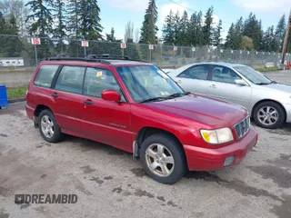 2001 Subaru Forester S w/Premium Pkg with VIN JF1SF65611H736252, listed as a IAAI auction lot 42025458 with 122,410 mi miles. Bid and sale history available at carsss.com. Image 1.