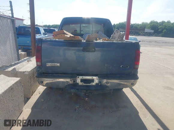 2007 Ford F-250 XL z VIN 1FTSW21P07EA89645, wystawiony jako IAAI lot #42294801 z przebiegiem 380 854 mil mil oraz . Historia ofert i sprzedaży dostępna na DreamBid. Obrazek 16.
