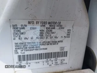 2006 Ford F-250 XL с VIN 1FTSW20P16EC61844, выставлен на аукционе IAAI как лот 42520825 с пробегом 285 692 миль миль и . История ставок и продаж доступна на DreamBid. Изображение 9.