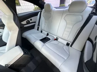 2015 BMW M4 z VIN WBS3R9C58FK332532, wystawiony jako Copart lot #59045225 z przebiegiem 127 199 mil mil oraz Tytuł czysty. Historia ofert i sprzedaży dostępna na DreamBid. Obrazek 6.