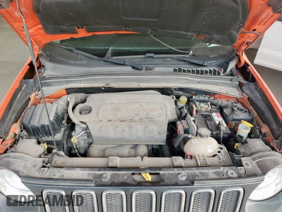 2017 Jeep Renegade Latitude z VIN ZACCJBBB5HPF26425, wystawiony jako Copart lot #57722135 z przebiegiem 59 225 mil mil oraz Czysty tytuł • Clean title. Historia ofert i sprzedaży dostępna na DreamBid. Obrazek 12.