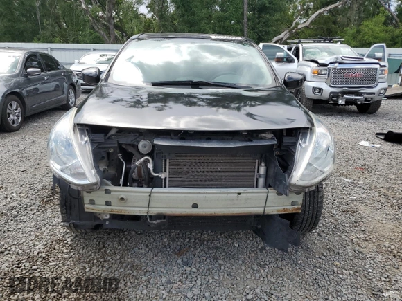 2017 Nissan Versa S z VIN 3N1CN7AP5HL865888, wystawiony jako Copart lot #60886965 z przebiegiem 127 727 mil mil oraz Szkoda całkowita • Salvage title. Historia ofert i sprzedaży dostępna na DreamBid. Obrazek 5.