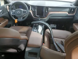 2022 Volvo XC60 Momentum z VIN YV4L12DK1N1046064, wystawiony jako Copart lot #53735775 z przebiegiem 47 449 mil mil oraz Szkoda całkowita • Salvage title. Historia ofert i sprzedaży dostępna na DreamBid. Obrazek 8.