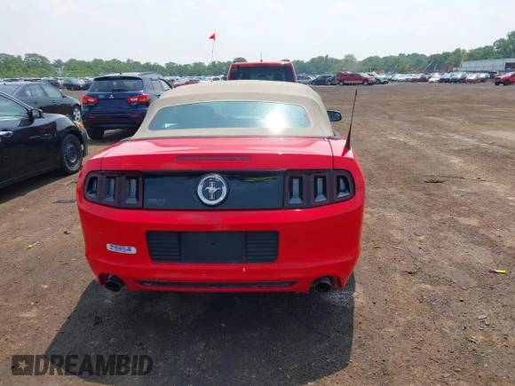 2014 Ford Mustang V6 z VIN 1ZVBP8EM4E5201342, wystawiony jako IAAI lot #42377801 z przebiegiem 99 600 mil mil oraz . Historia ofert i sprzedaży dostępna na DreamBid. Obrazek 16.
