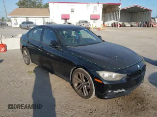 2015 BMW 3 Series 328i z VIN WBA3A5G56FNS86289, wystawiony jako IAAI lot #42150471 z przebiegiem 114 625 mil mil oraz . Historia ofert i sprzedaży dostępna na DreamBid. Obrazek 1.