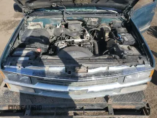 1997 Chevrolet Suburban with VIN 3GNFK16R6VG133792, listed as a Copart auction lot 51287445 with 180,437 mi miles and Salvage Title. Bid and sale history available at carsss.com. Image 13.