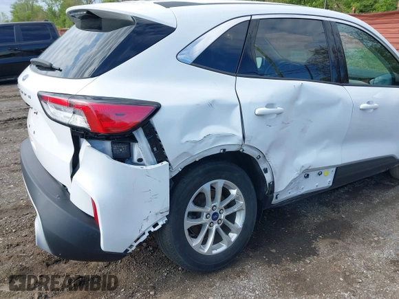 2021 Ford Escape SE z VIN 1FMCU0G60MUB22668, wystawiony jako IAAI lot #42213083 z przebiegiem 25 159 mil mil oraz . Historia ofert i sprzedaży dostępna na DreamBid. Obrazek 6.